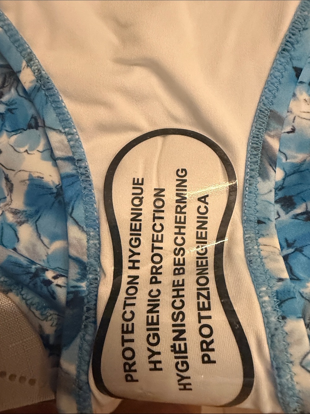 ROBERT GRAHAM BLUE FLORAL SWIMSUIT. NEW WITH TAGS AND HYGENIC LINING. - Picture 10 of 11